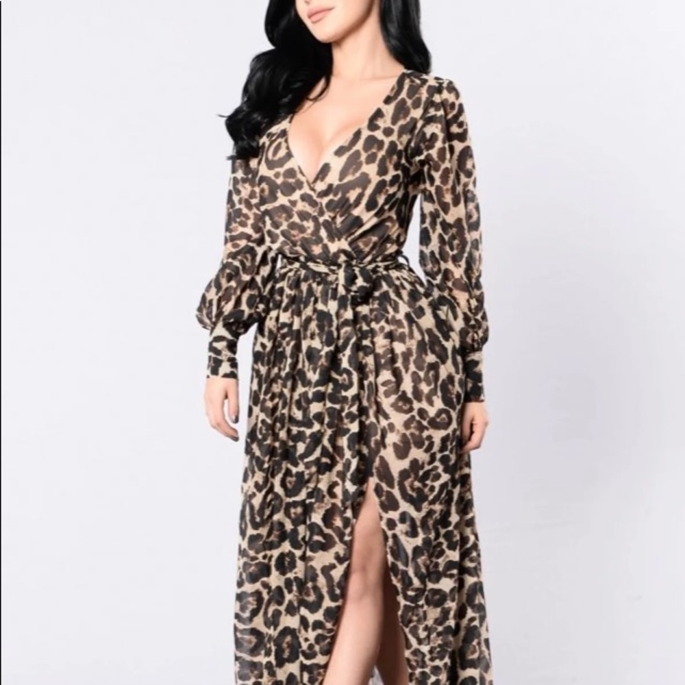 NWT Miss Avenue Maxi Leopard Wrap Dress 🐆🔥